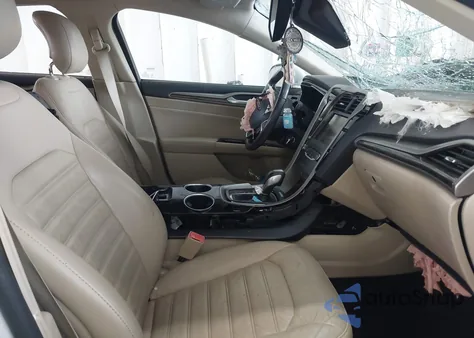 2013 Ford Fusion Hybrid Se z USA, uszkodzony, nr VIN 3FA6P0LU8DR357054